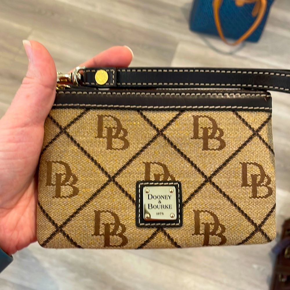 Dooney & Bourke wrist wallet